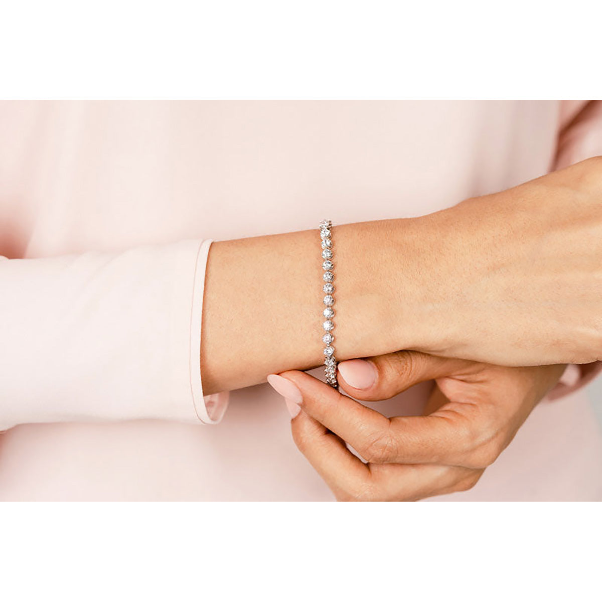 Diamond Tennis Bracelet With Waved Prong Setting