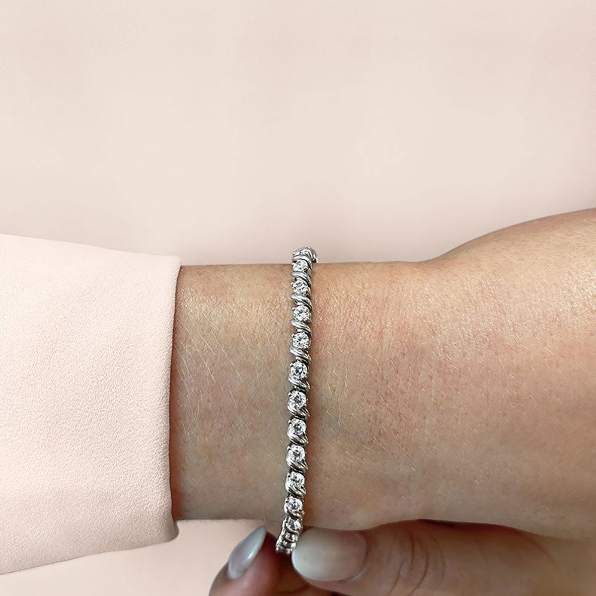 Wavy Hood Link Diamond Tennis Bracelet