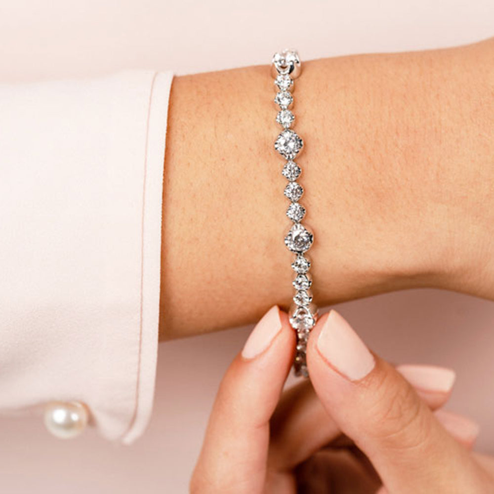 Elegant Dual Sizes Diamond Bracelet