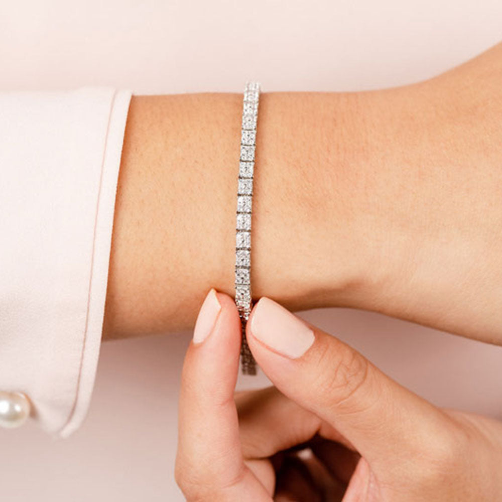 Princess Cut Diamond Illusion Bracelet